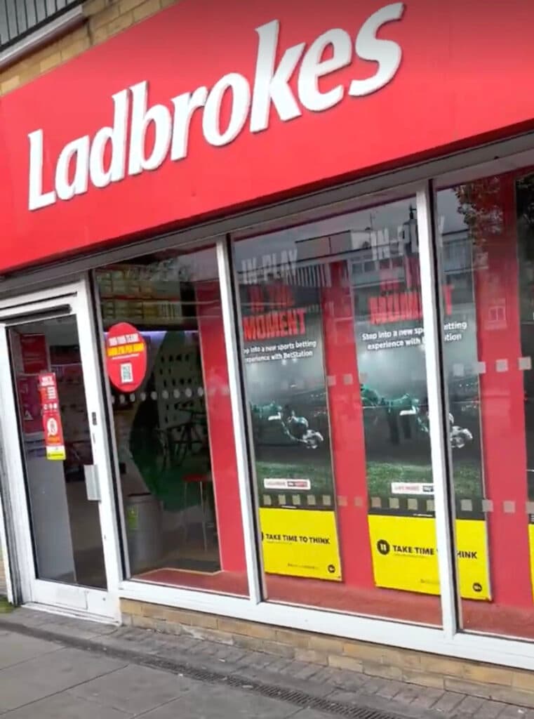 Ladbrokesのショップ